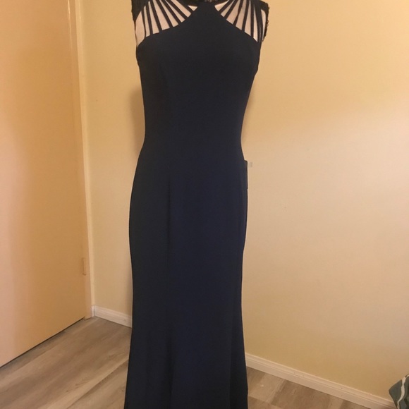 Long dress - Picture 2 of 2